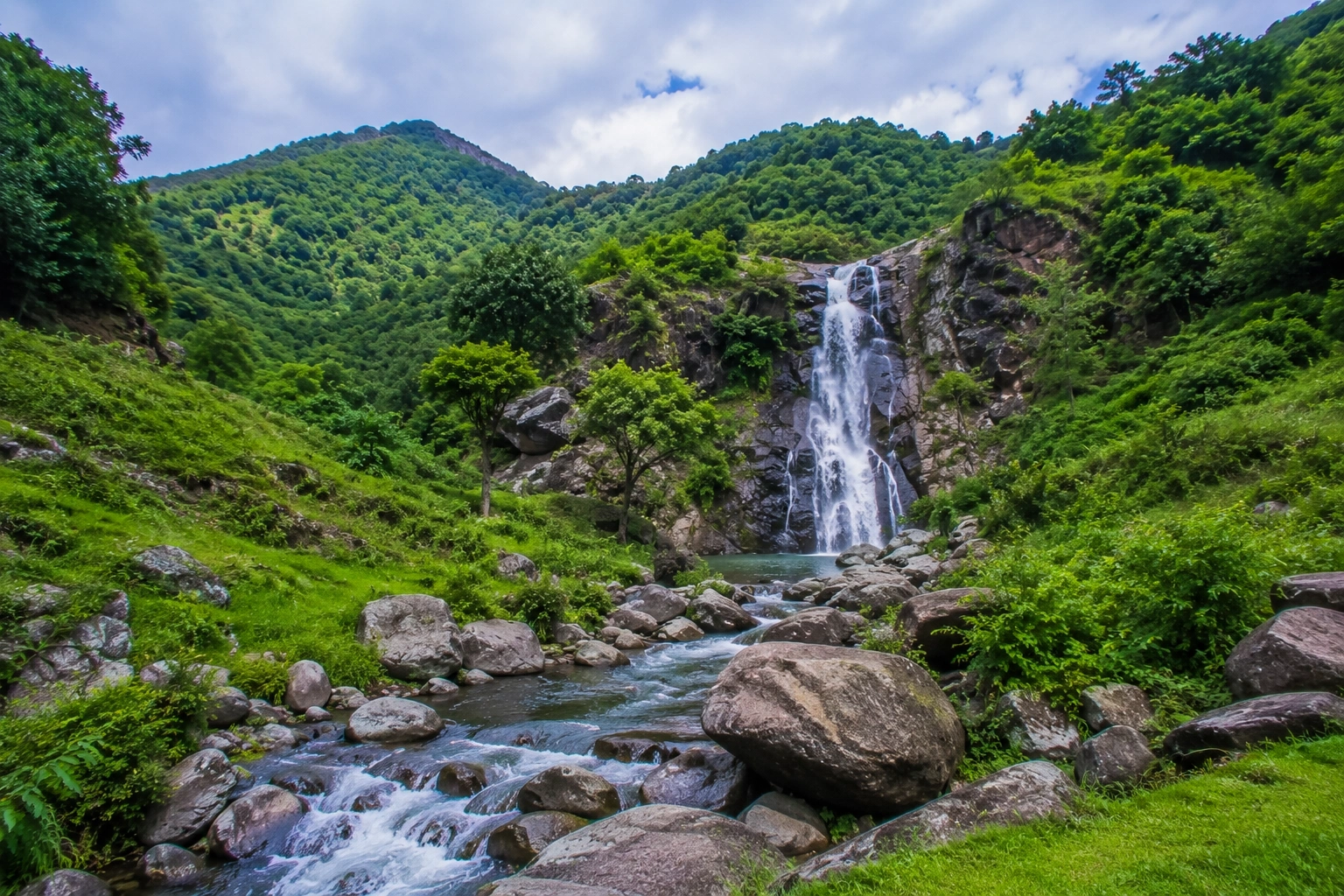 Natural landscape around Shikhar Falls in Uttarakhand